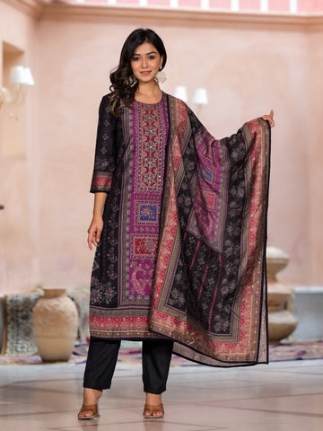 Ethnic Charm Printed Kurta Set in Black and Fuchsia