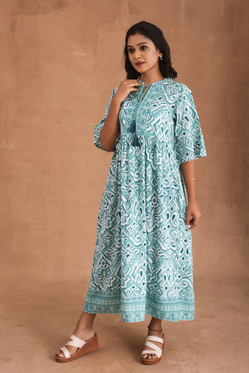 Chic Mint Green and White Printed Knee-Length Dress