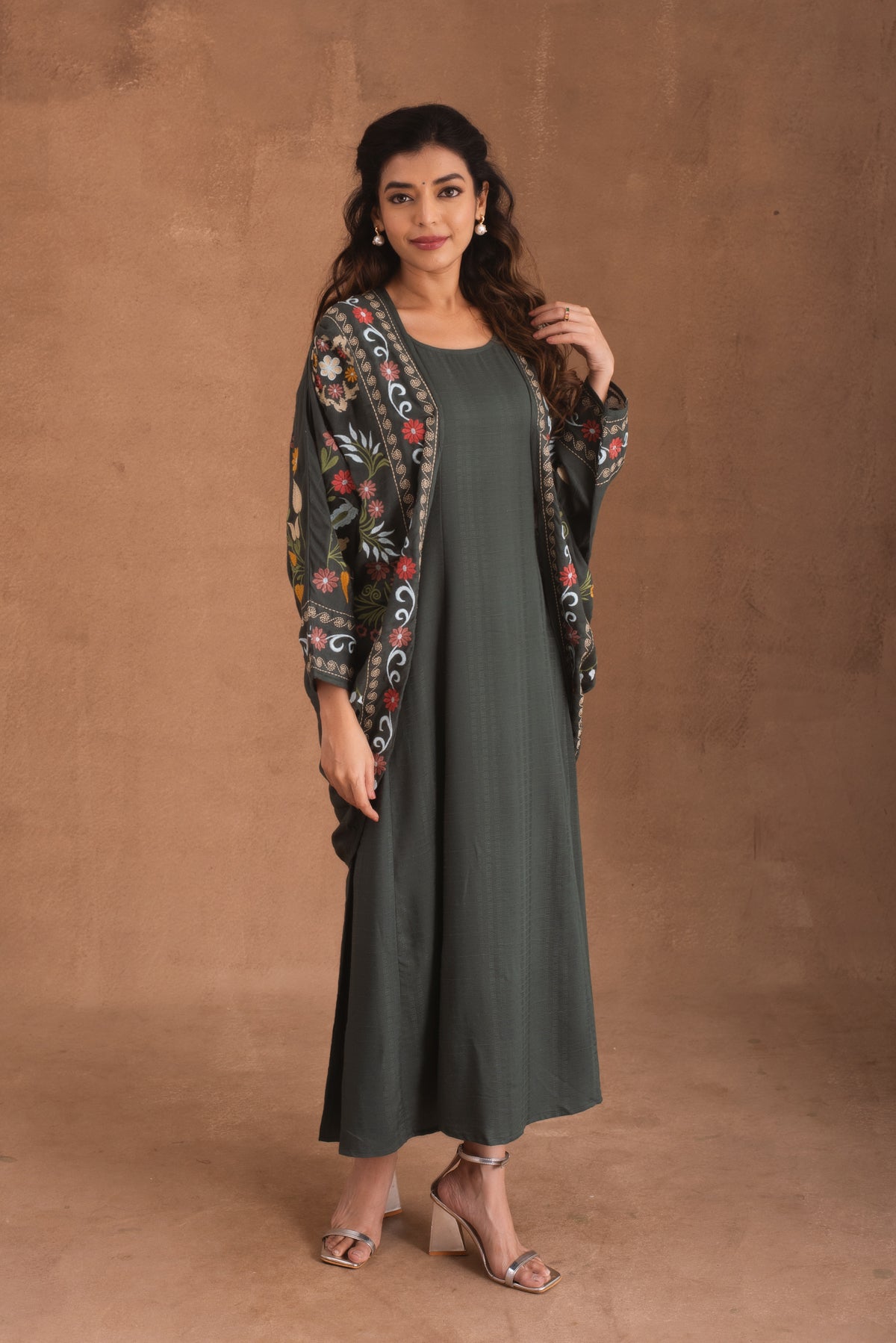 Elegant Olive Green Embroidered Ethnic Cape & Dress Set PIKBIG.COM - WOMEN'S CLOTHING Elegant Olive Green Embroidered Ethnic Cape & Dress Set PIKBIG.COM - WOMEN'S CLOTHING