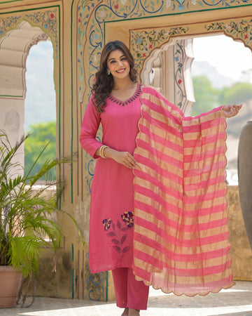 Blush Pink Floral Embroidered Kurta Set with Zari Dupatta