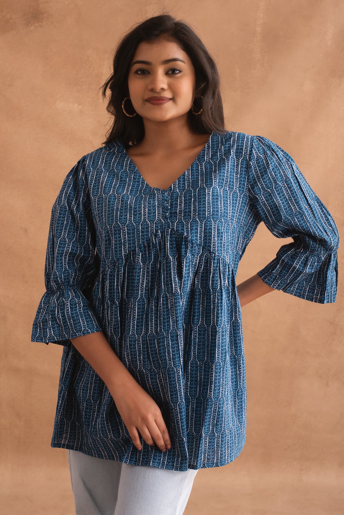 Linear Trellis Print Gathered Blue Tunic