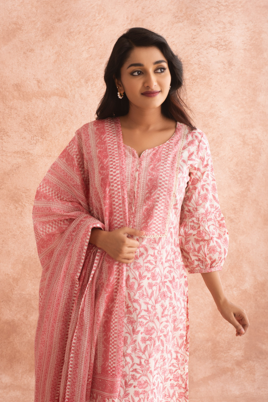 White & peach pink Floral Print Cotton Kurta Set