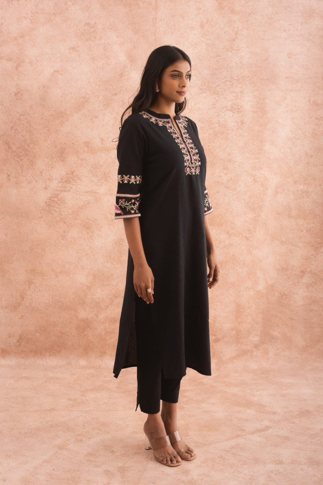 Elegant Black Kurta Set for Cozy Spaces