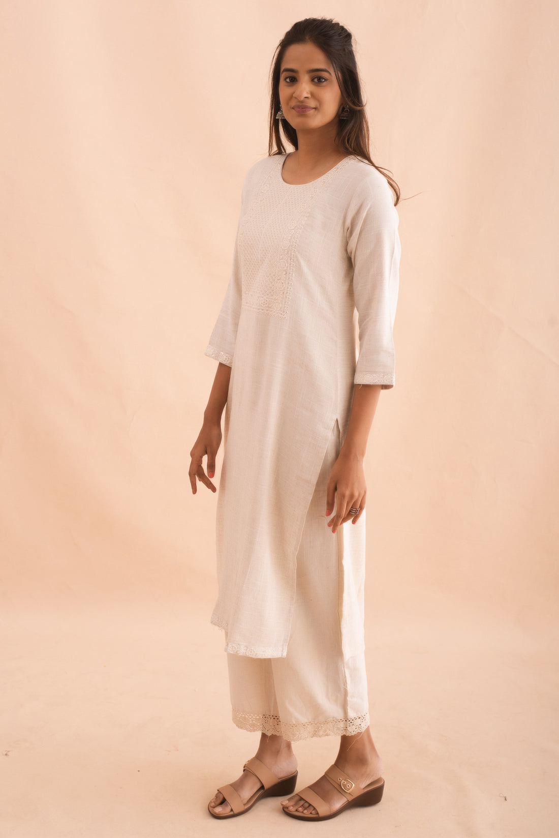 Casual White Jute Cotton Kurta With Panel Self Thread work